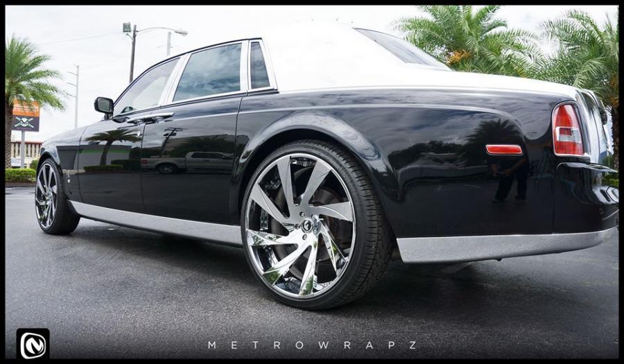  Rolls-Royce Phantom by Metro Wrapz 2016 года  (фото 7 из 9)